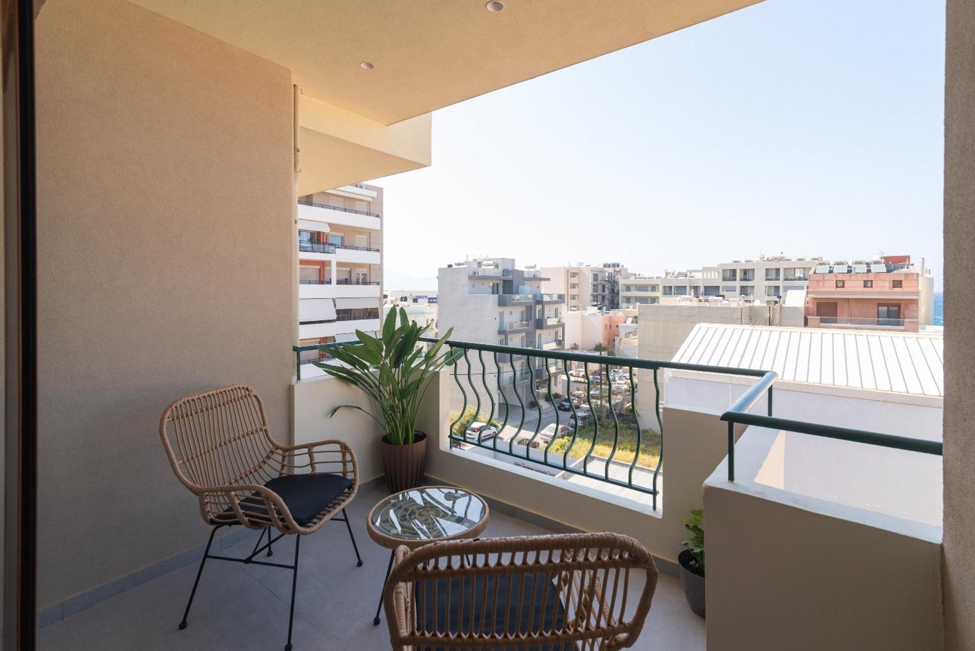 Alcyone Studios And Apartments Ираклион Экстерьер фото
