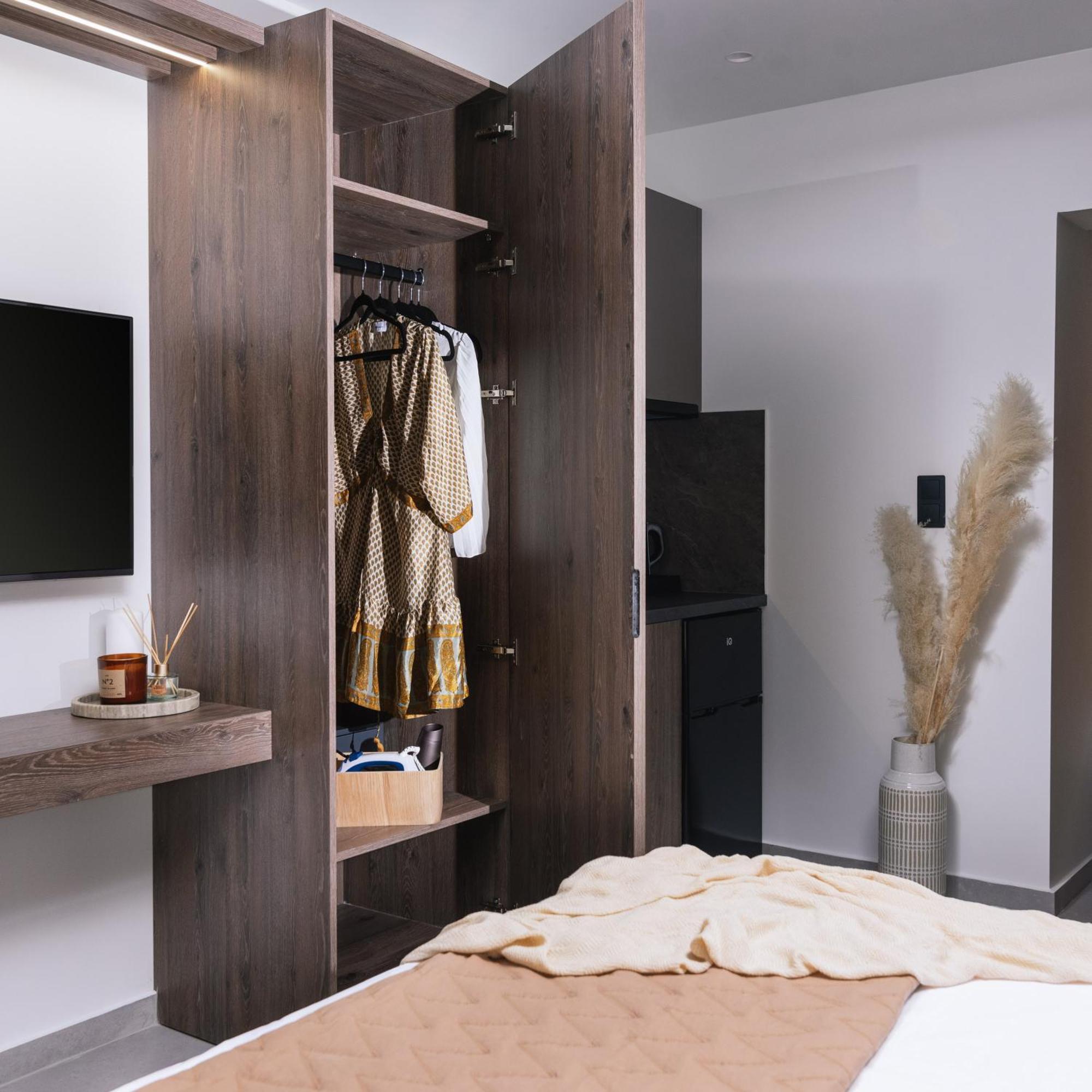 Alcyone Studios And Apartments Ираклион Экстерьер фото